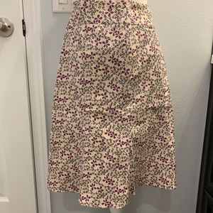 Floral gap skirt